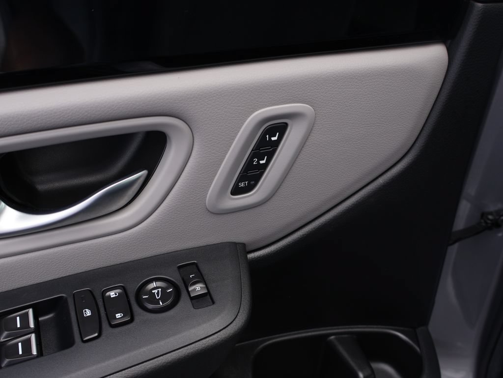 Used 2025 Honda Pilot Touring image 22