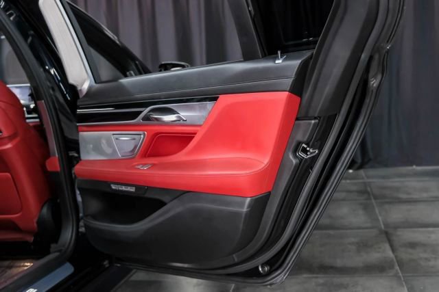 Used 2018 BMW M760i xDrive image 50