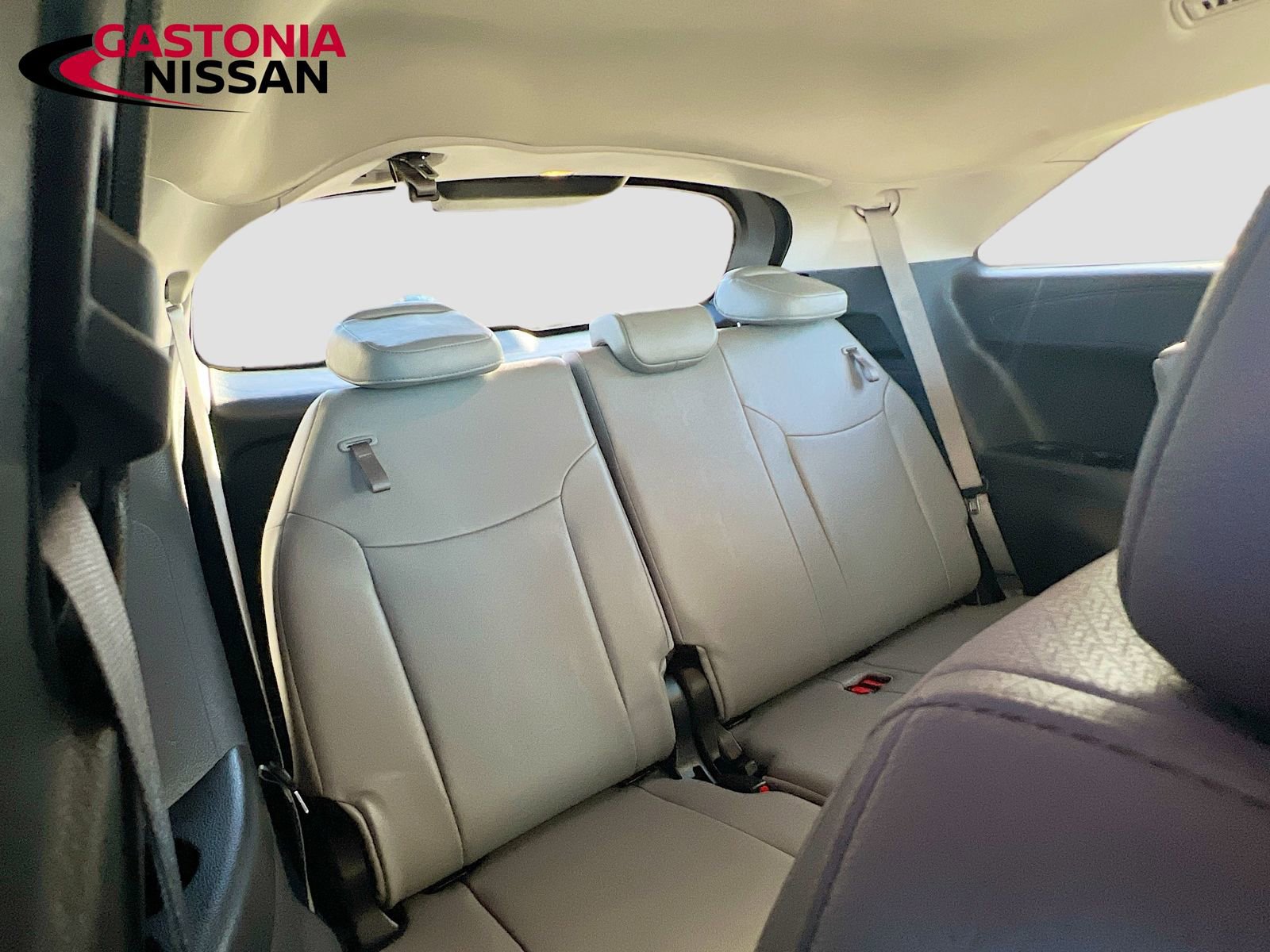 Used 2025 Toyota Sienna XLE image 37