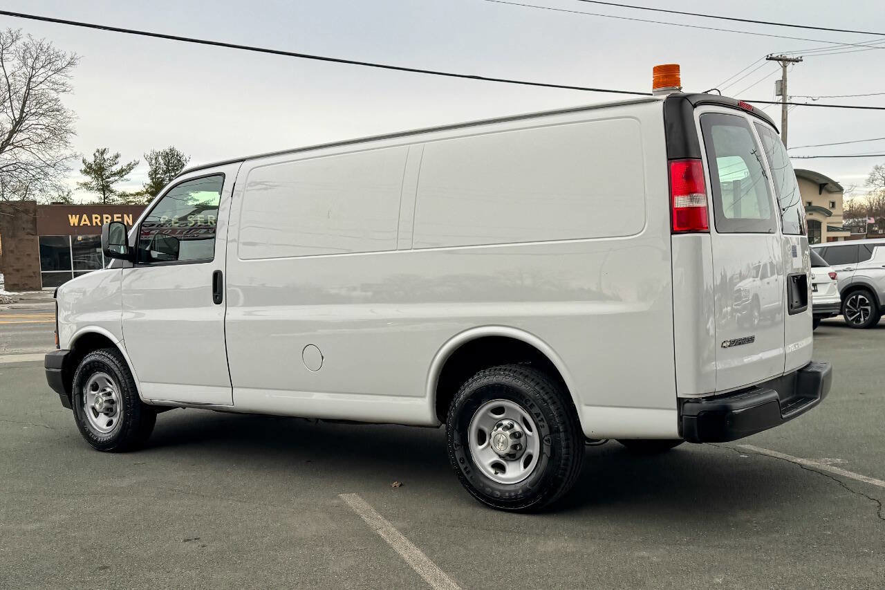 Used 2017 Chevrolet Express 2500 image 6