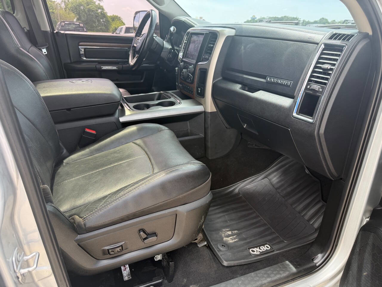 Used 2018 RAM 3500 Laramie w/ Snow Chief Group AWD/4WD image 36