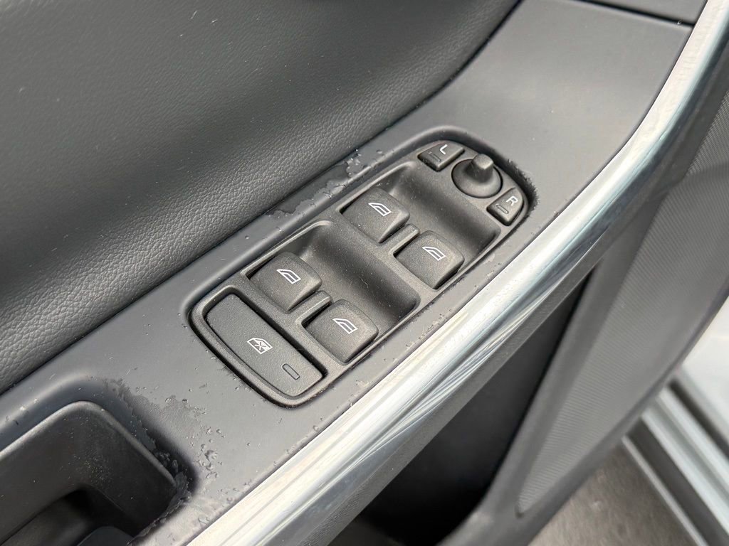 Used 2013 Volvo S60 T5 image 17