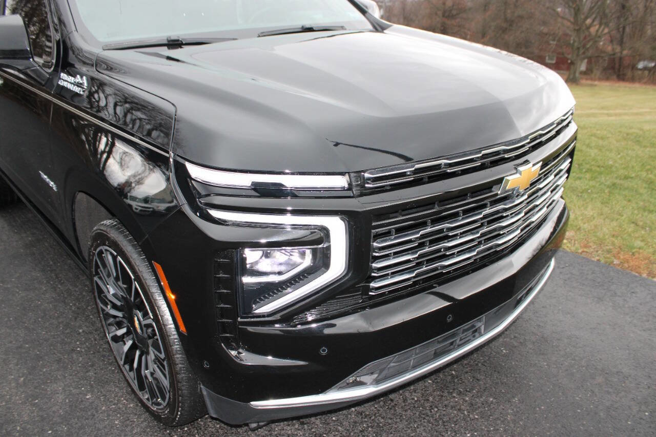 Used 2025 Chevrolet Tahoe High Country image 2