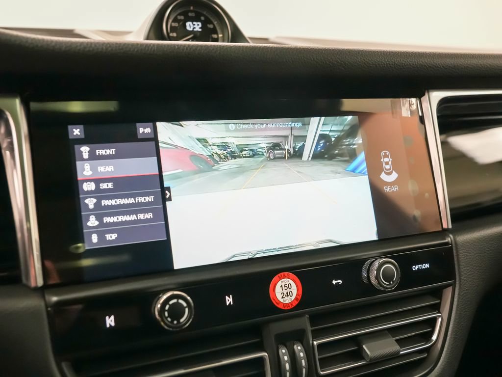 Certified 2025 Porsche Macan S image 31