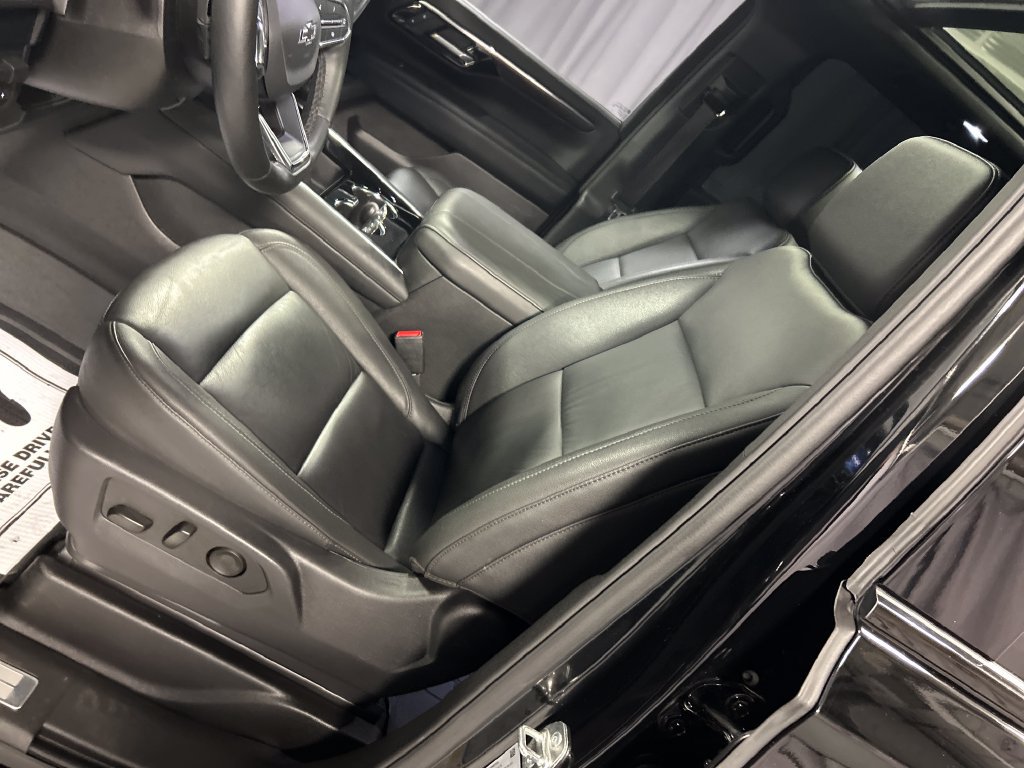 Used 2026 Chevrolet Suburban Z71 w/ Comfort Package AWD/4WD image 12
