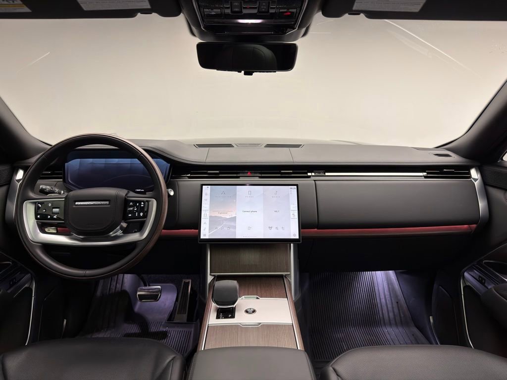 Used 2024 Land Rover Range Rover Long Wheelbase Autobiography image 9