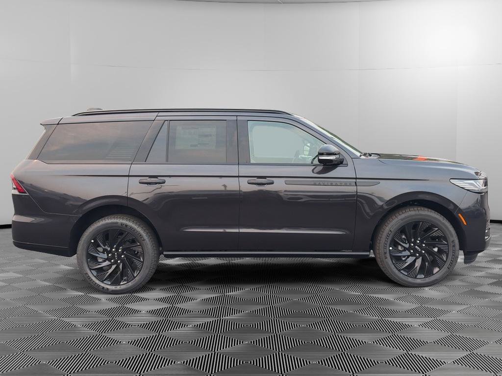 New 2027 Lincoln Navigator Reserve w/ Jet Appearance Package AWD/4WD image 8