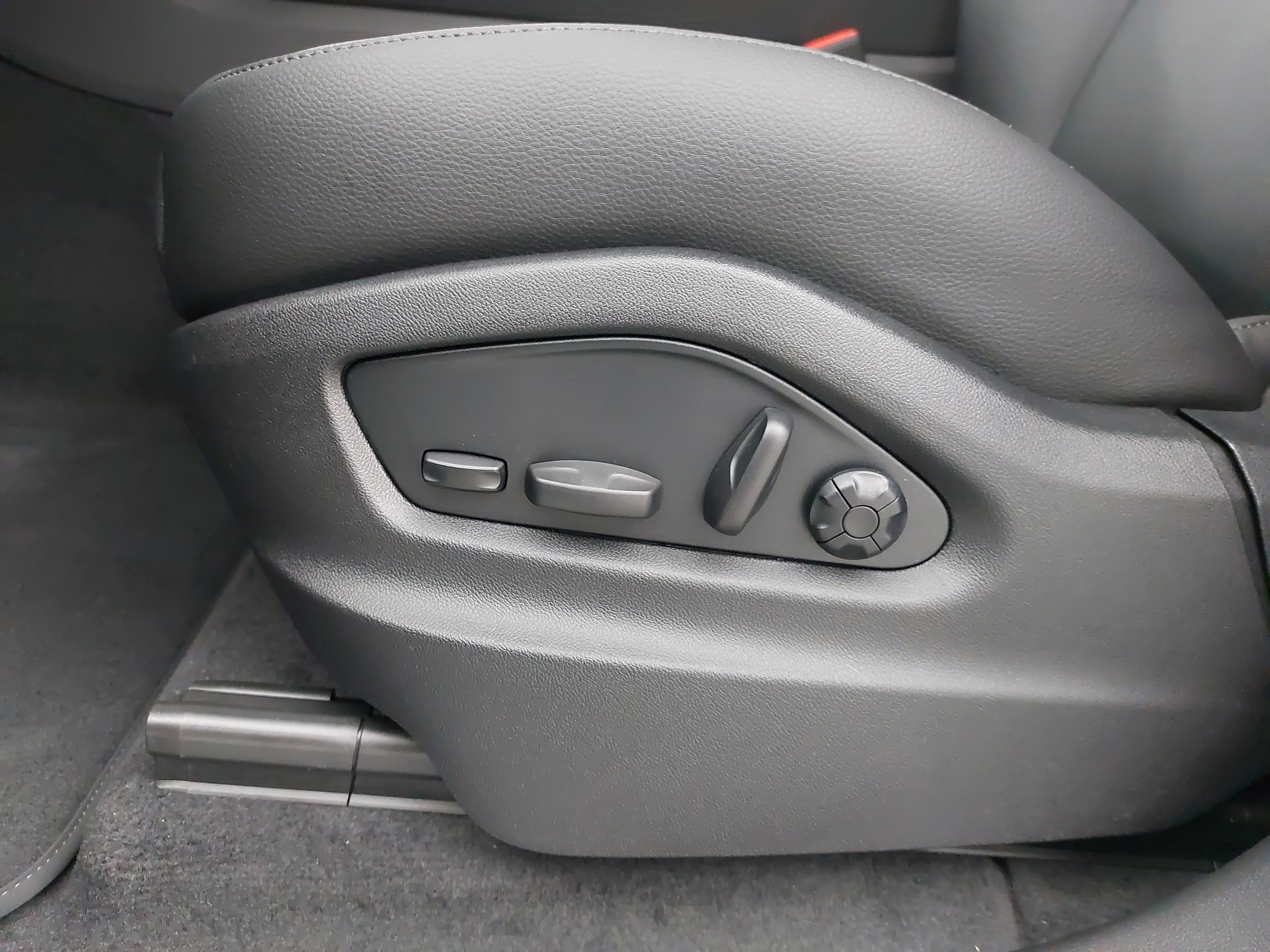 New 2026 Porsche Cayenne image 31