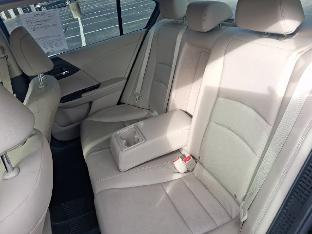 Used 2017 Honda Accord Touring image 15