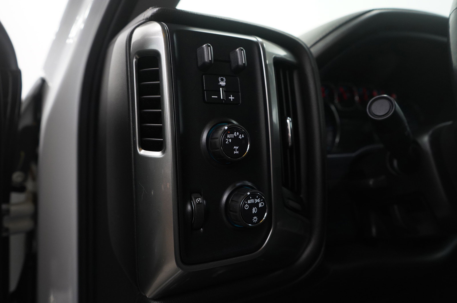 Used 2018 Chevrolet Silverado 1500 LTZ Z71 w/ LTZ Plus Package image 22