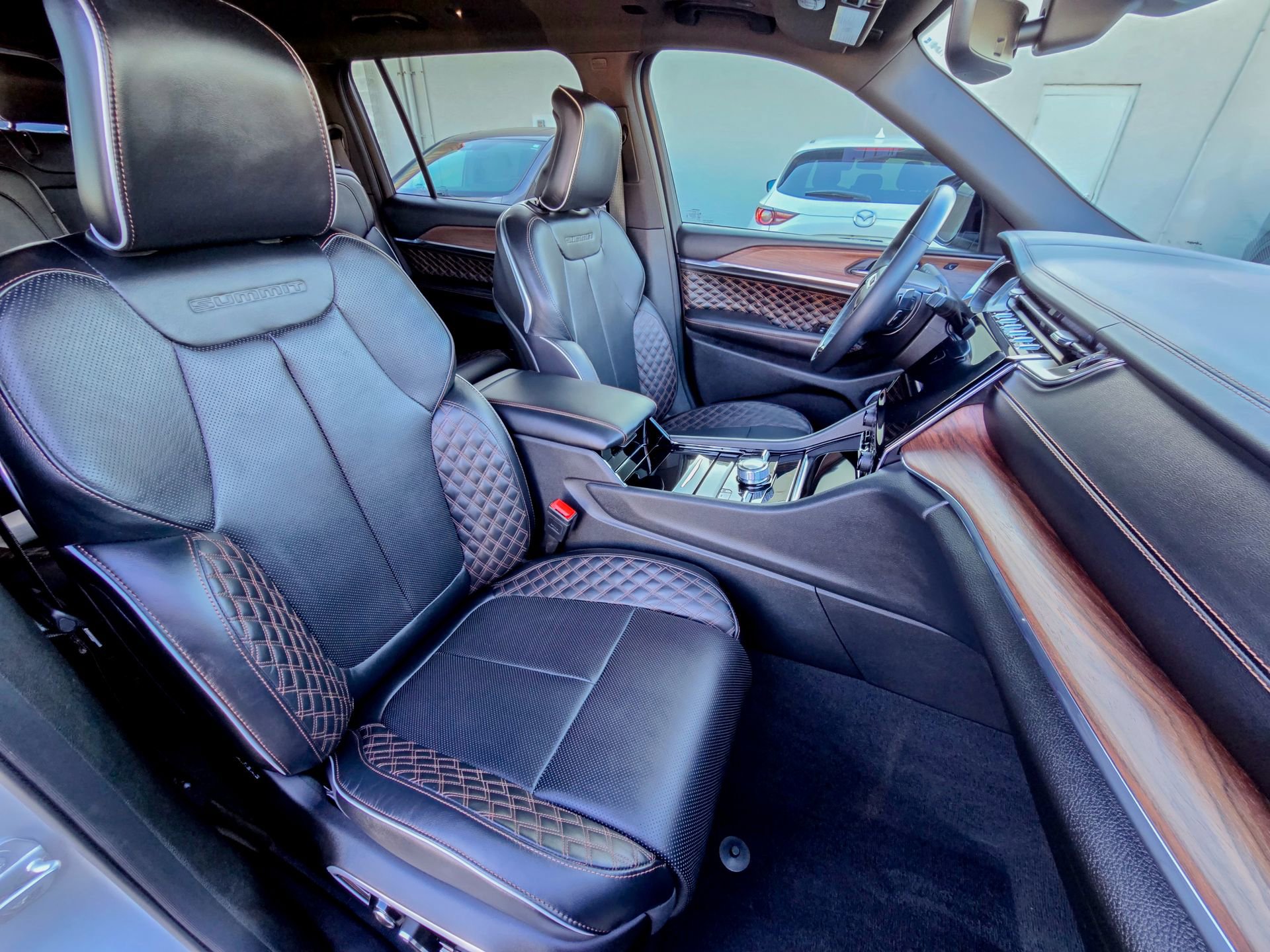 Used 2025 Jeep Grand Cherokee L Summit image 35