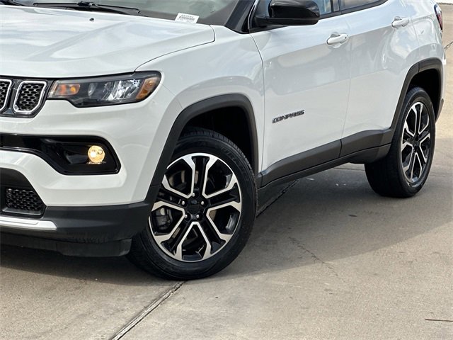 Used 2024 Jeep Compass Limited image 3