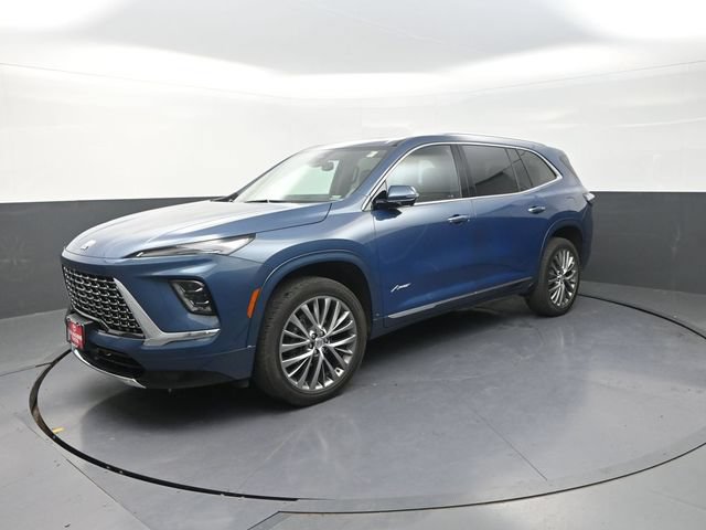 Used 2025 Buick Enclave Avenir AWD/4WD image 3