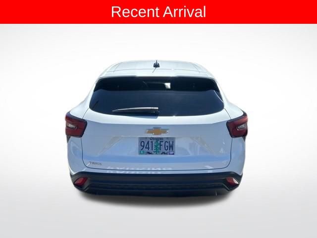 Used 2024 Chevrolet Trax LS w/ LS Convenience Package FWD image 5