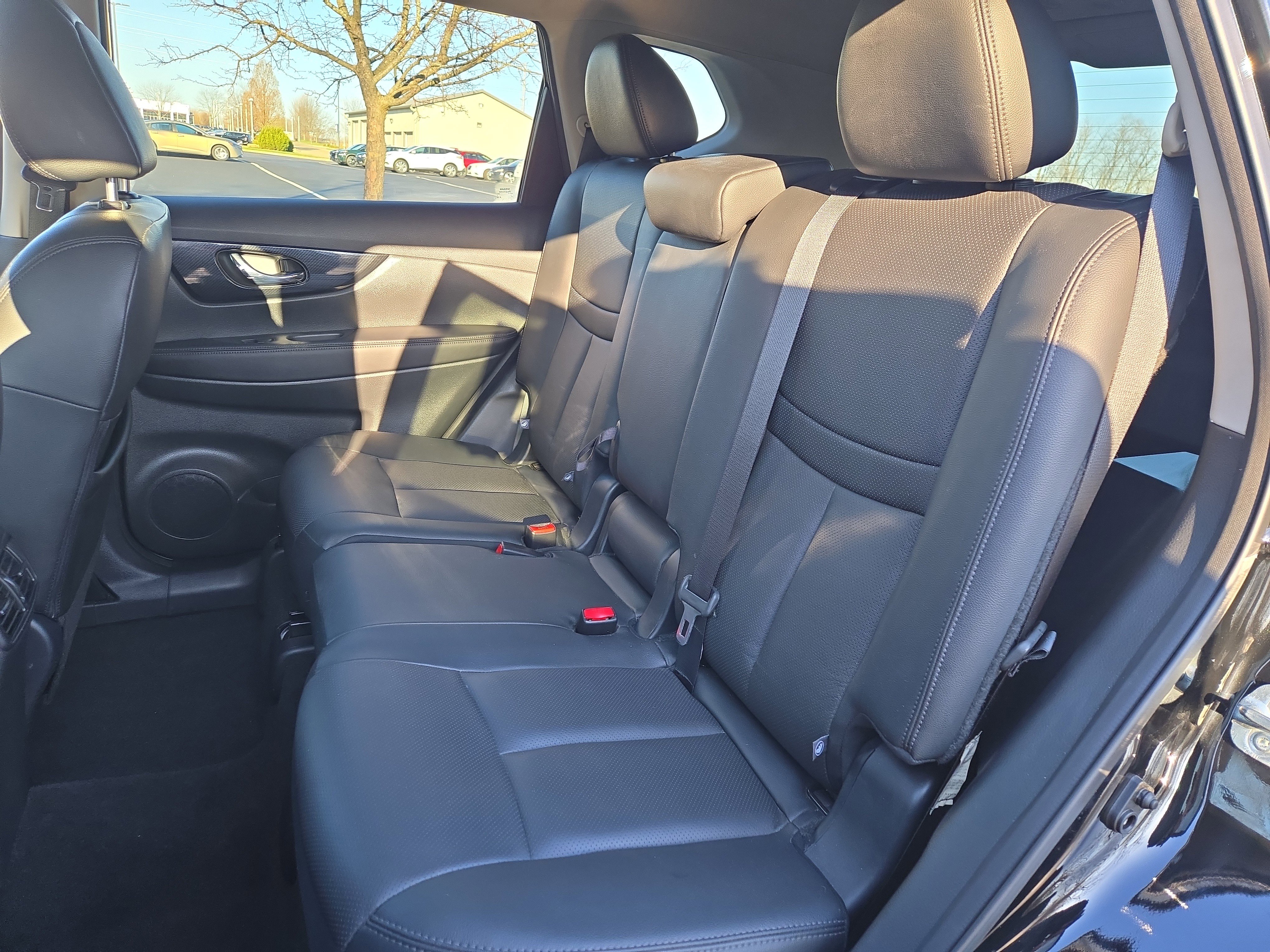 Used 2019 Nissan Rogue SL image 26