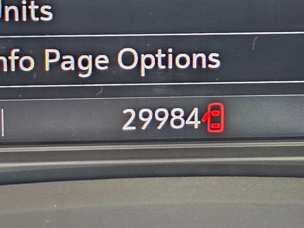 Used 2023 Buick Enclave Essence image 32