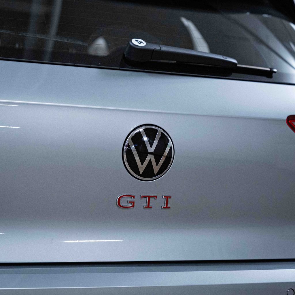 New 2026 Volkswagen GTI SE FWD image 5