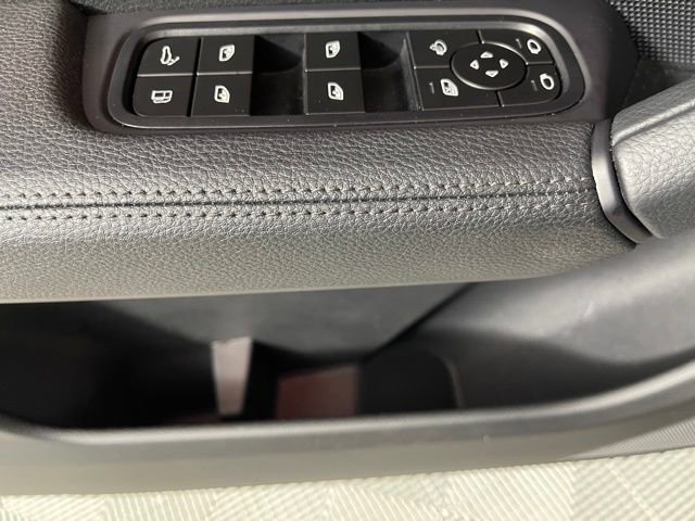 Used 2025 Porsche Cayenne E-Hybrid Coupe image 34