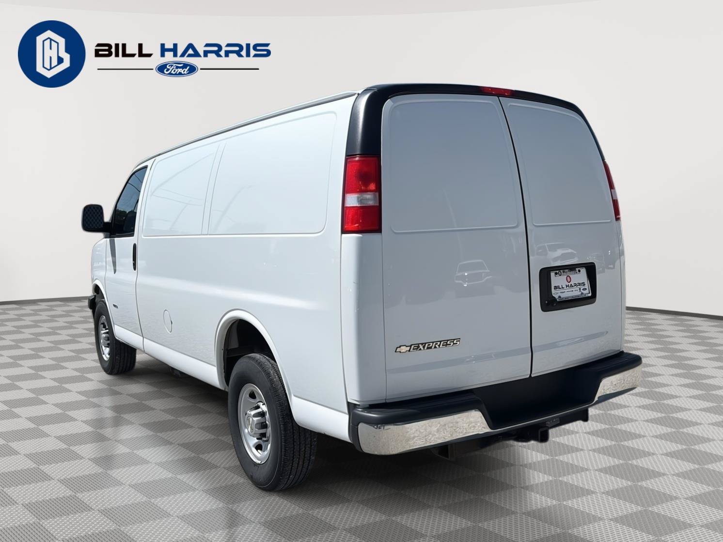 Used 2021 Chevrolet Express 2500 w/ Driver Convenience Package RWD image 7