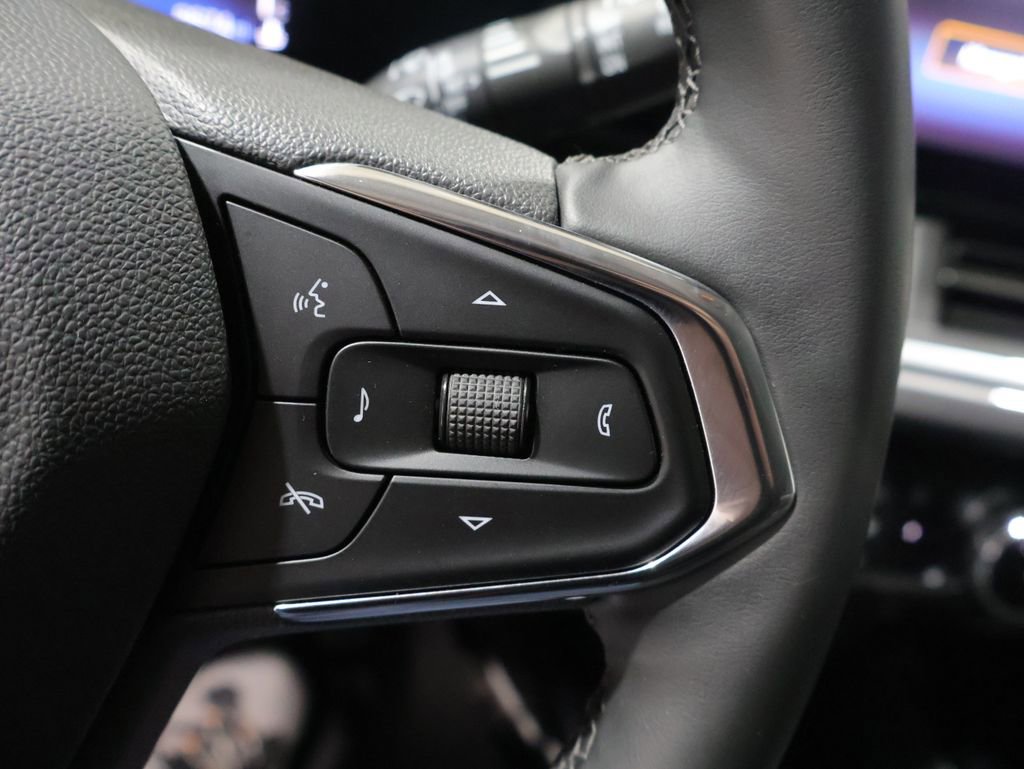 Used 2025 Chevrolet Trax ACTIV w/ Driver Confidence Package image 34