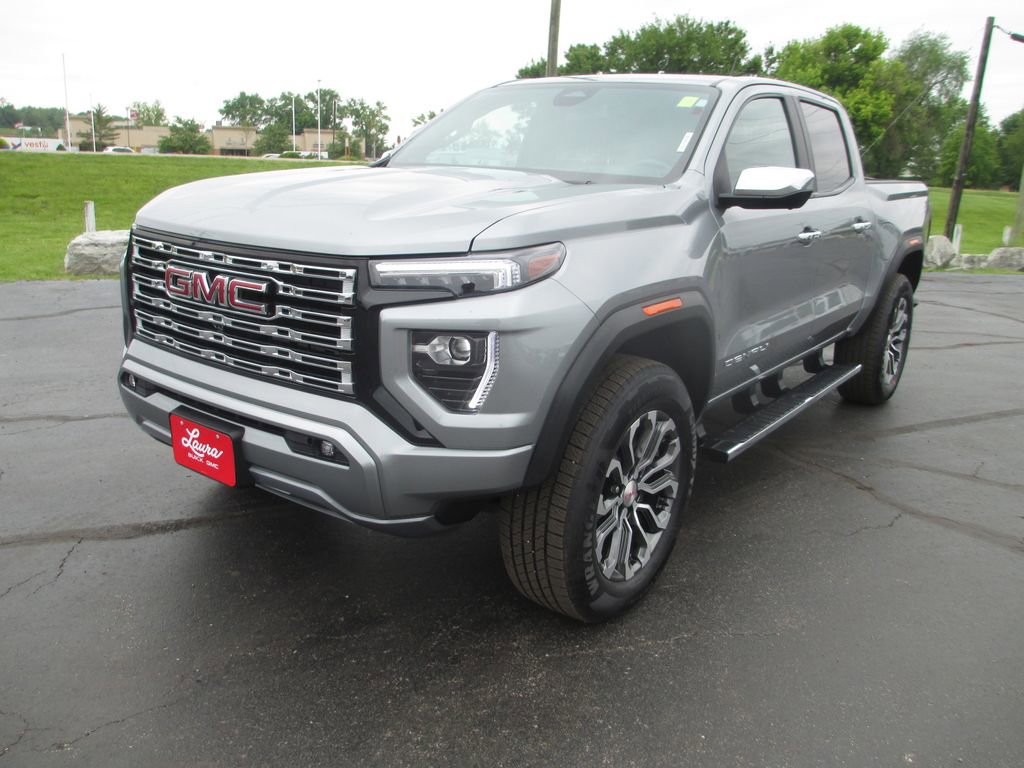 Used 2024 GMC Canyon Denali AWD/4WD image 12