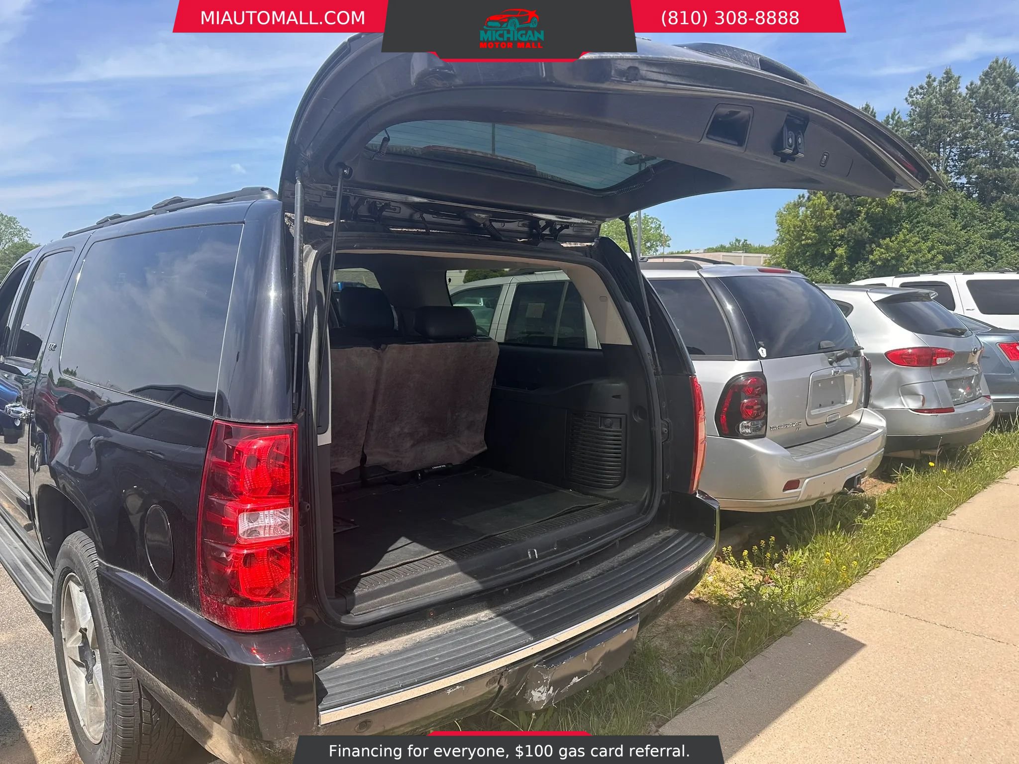 Used 2011 Chevrolet Suburban LTZ AWD/4WD image 5