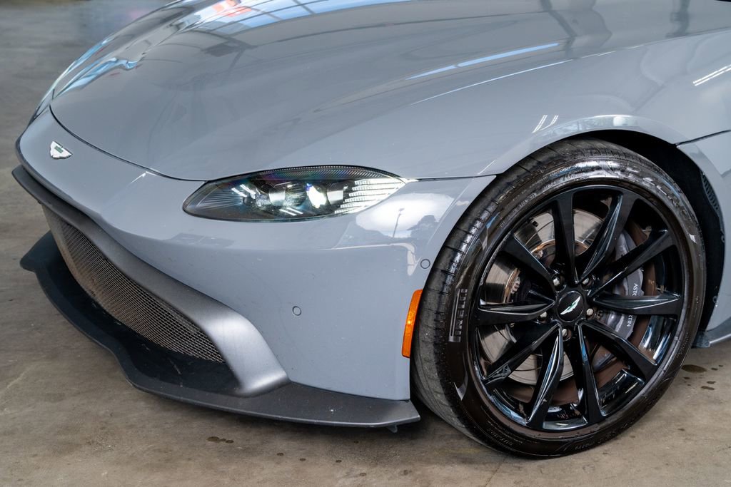 Used 2020 Aston Martin V8 Vantage Coupe image 12