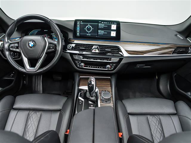 Used 2021 BMW 530e w/ Convenience Package RWD image 16