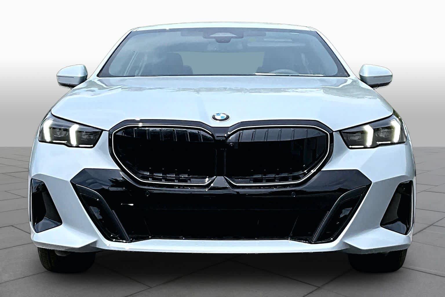 New 2026 BMW 530i xDrive w/ M Sport Package AWD/4WD image 3