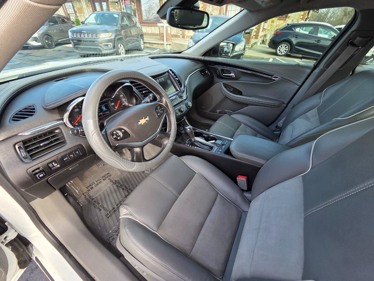 Used 2015 Chevrolet Impala LT FWD image 11