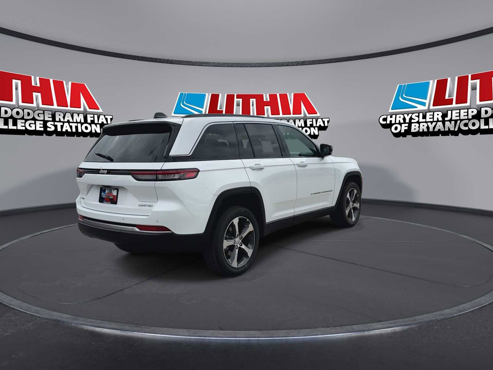 New 2026 Jeep Grand Cherokee Limited AWD/4WD image 8