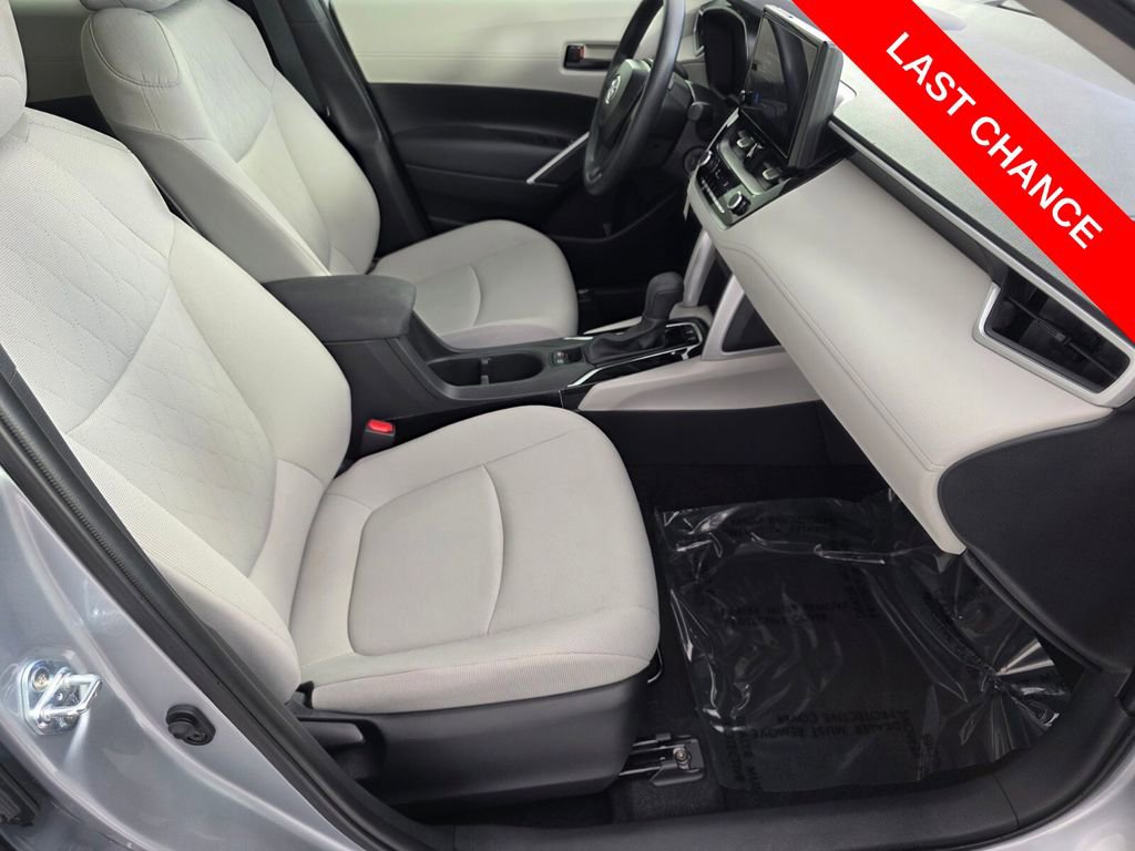 Used 2025 Toyota Corolla Cross L FWD image 29