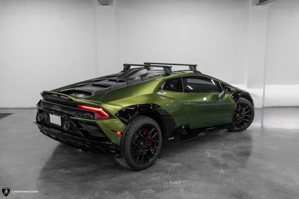 Used 2024 Lamborghini Huracan Sterrato image 13