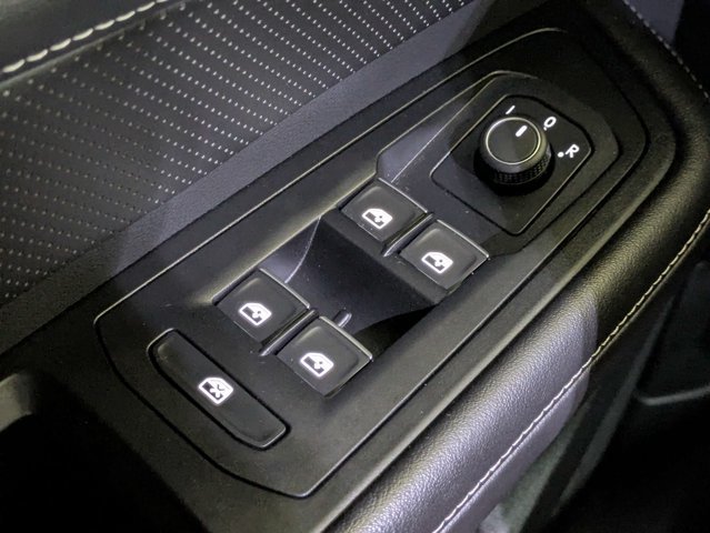 Used 2024 Volkswagen Atlas Cross Sport SE FWD image 24