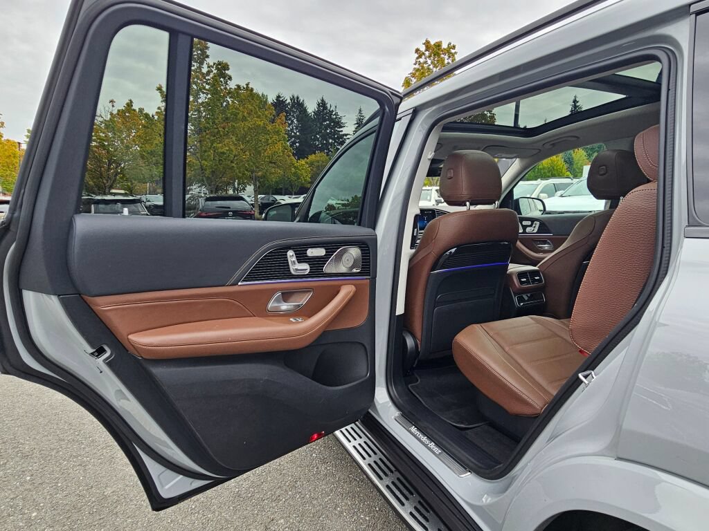 Used 2024 Mercedes-Benz GLS 580 4MATIC image 25