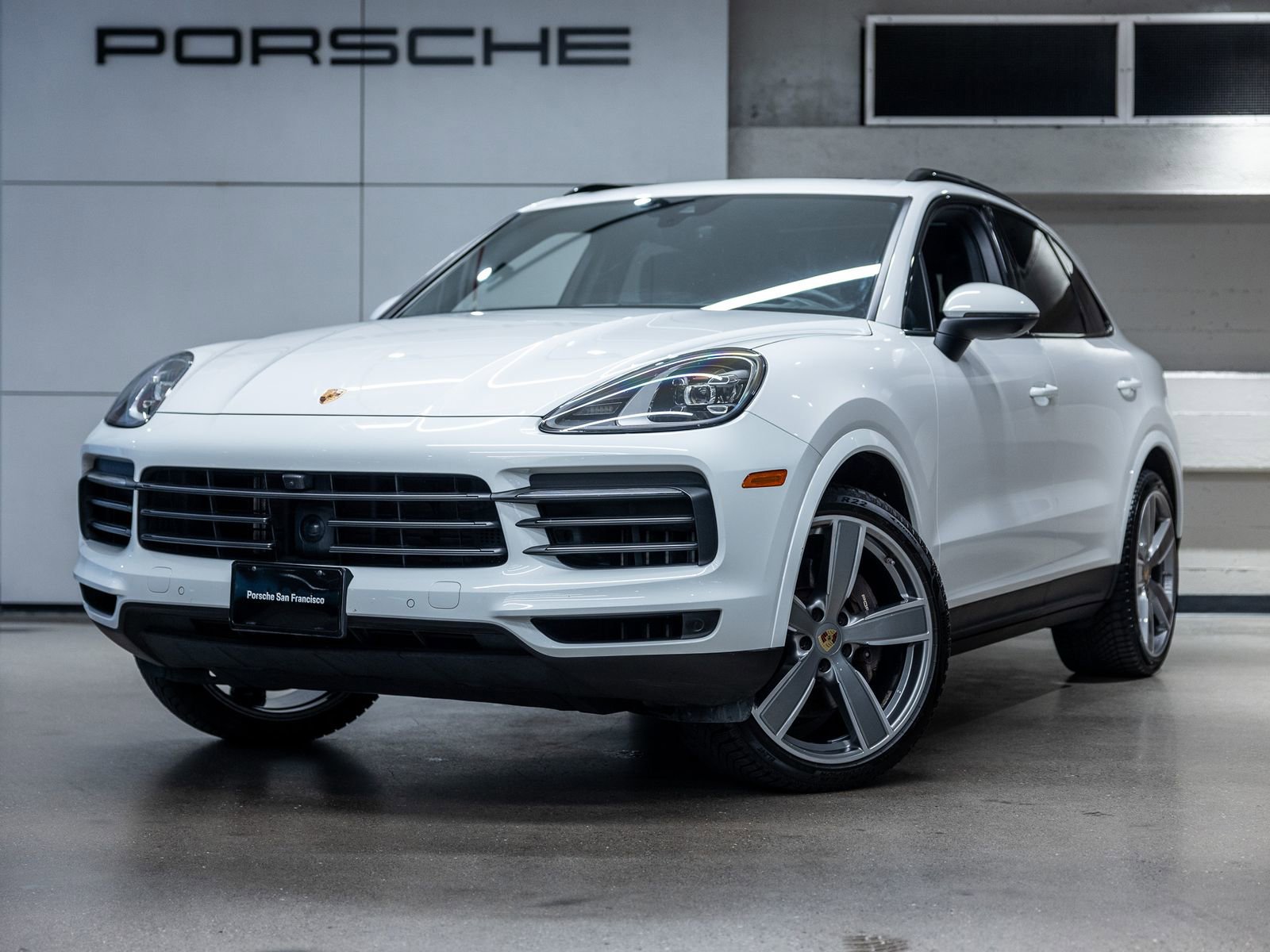 Certified 2023 Porsche Cayenne Platinum Edition image 1