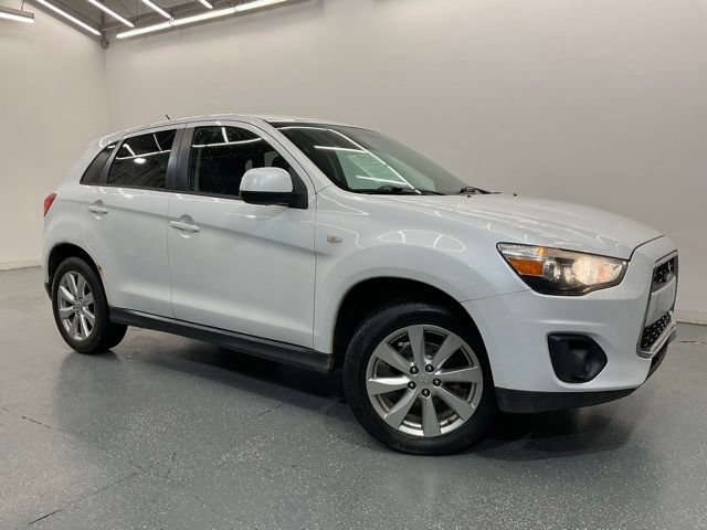 Used 2015 Mitsubishi Outlander Sport ES AWD/4WD image 2