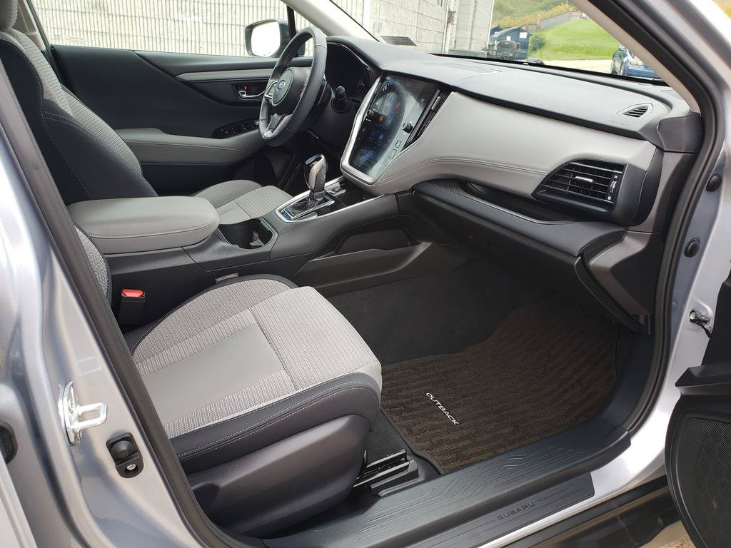Used 2023 Subaru Outback Premium AWD/4WD image 17