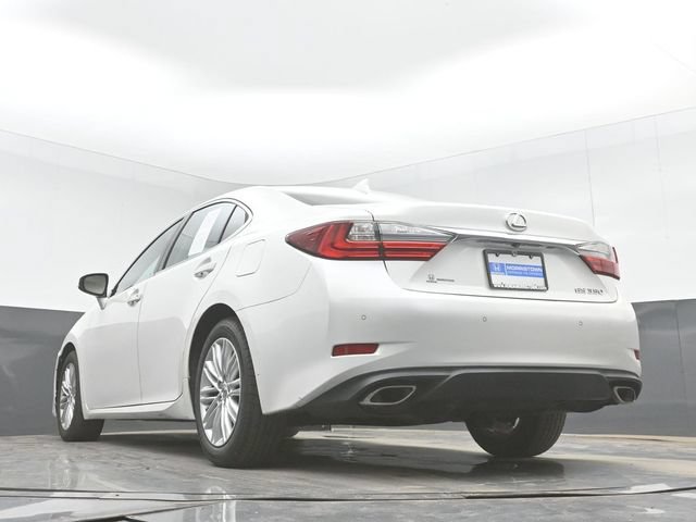 Used 2016 Lexus ES 350 w/ Premium Package w/Wood Trim FWD image 44