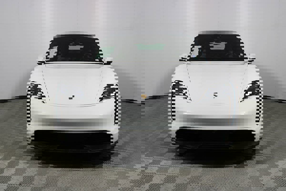 Used 2022 Porsche Taycan image 39