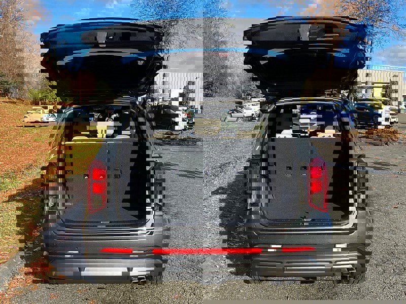 Used 2024 Hyundai Palisade Limited image 8