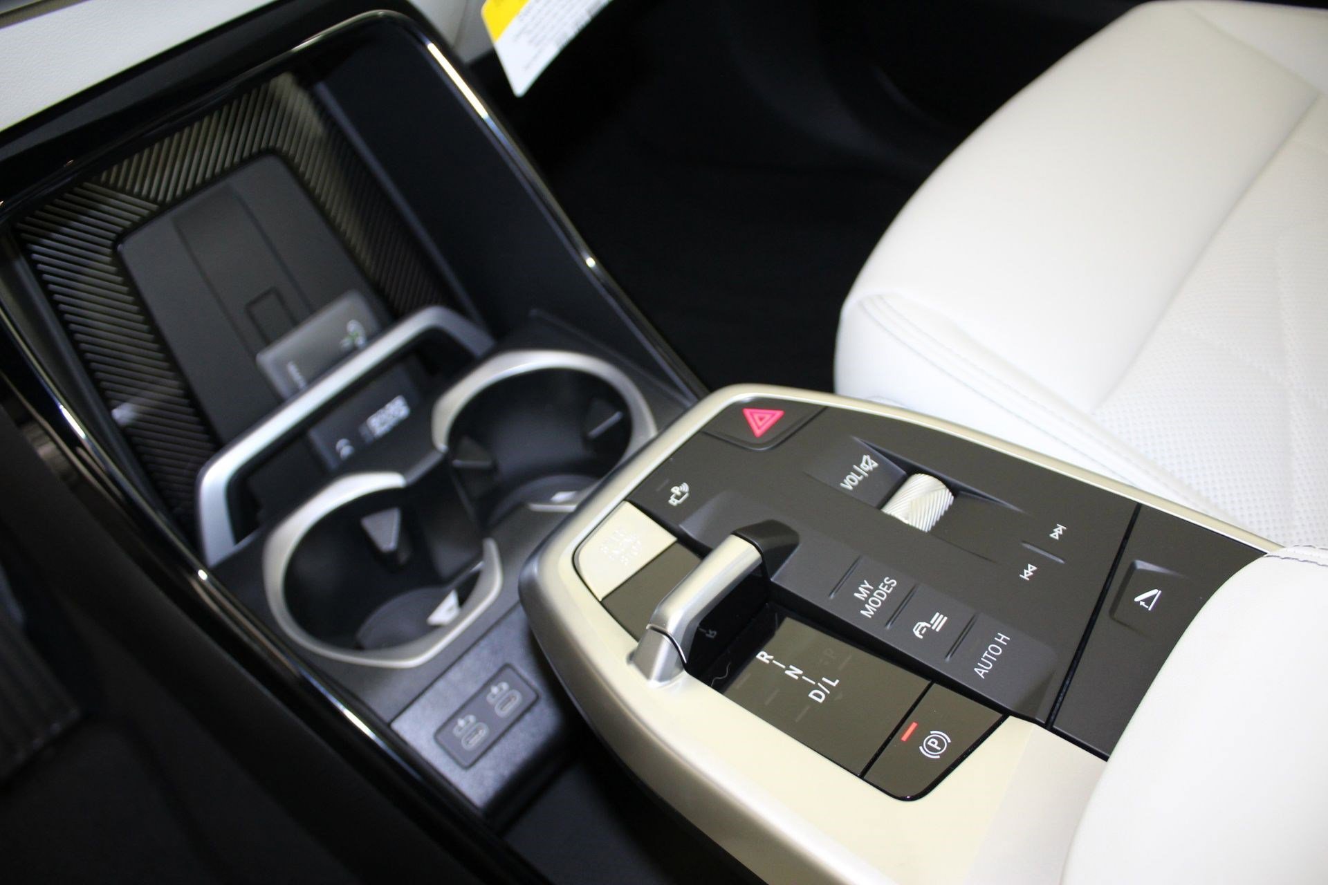 New 2026 BMW X1 xDrive28i w/ Technology Package image 17