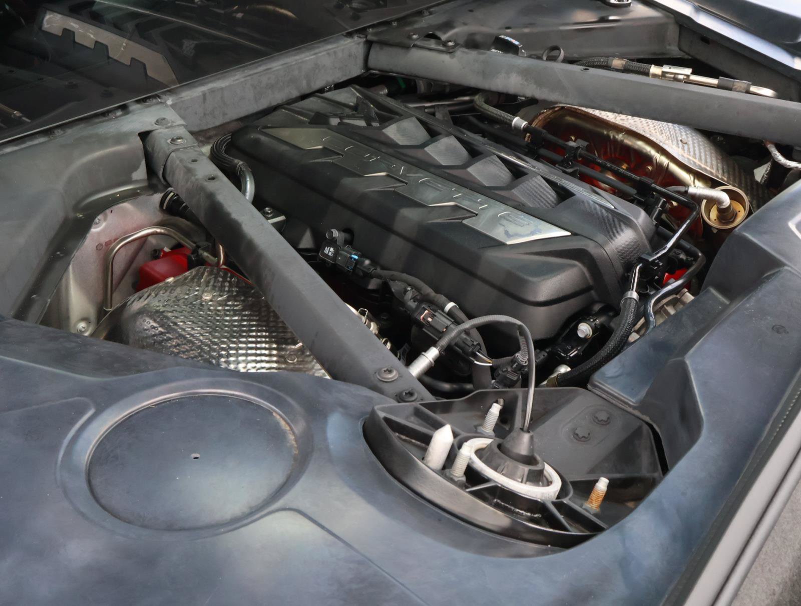 Used 2024 Chevrolet Corvette Stingray Premium Cpe w/ Z51 Performance Package RWD image 9