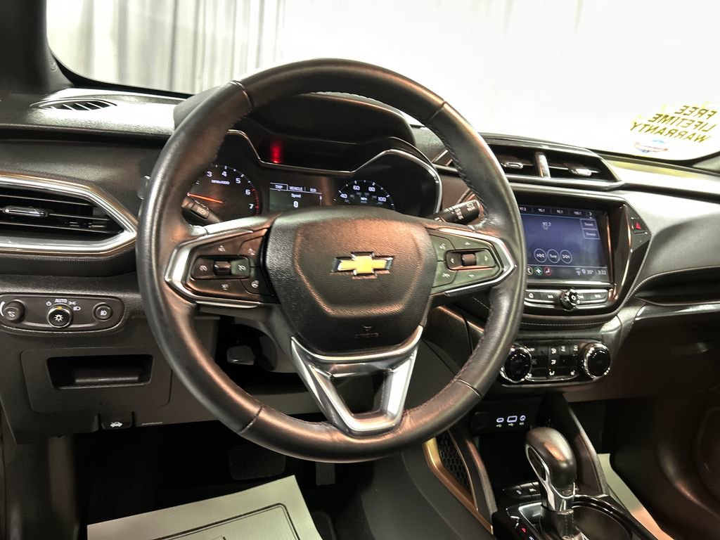 Used 2023 Chevrolet TrailBlazer ACTIV w/ Sun and Liftgate Package image 15