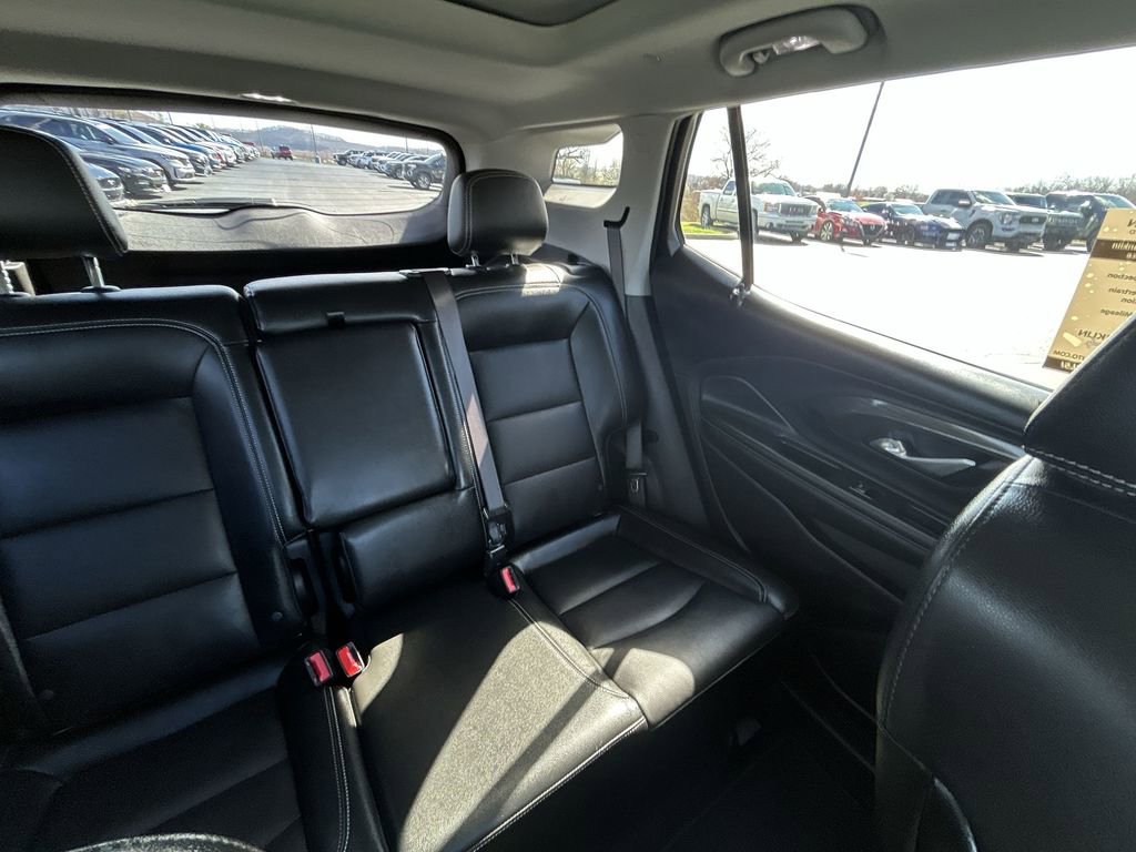 Used 2024 GMC Terrain SLT w/ Tech Package image 15