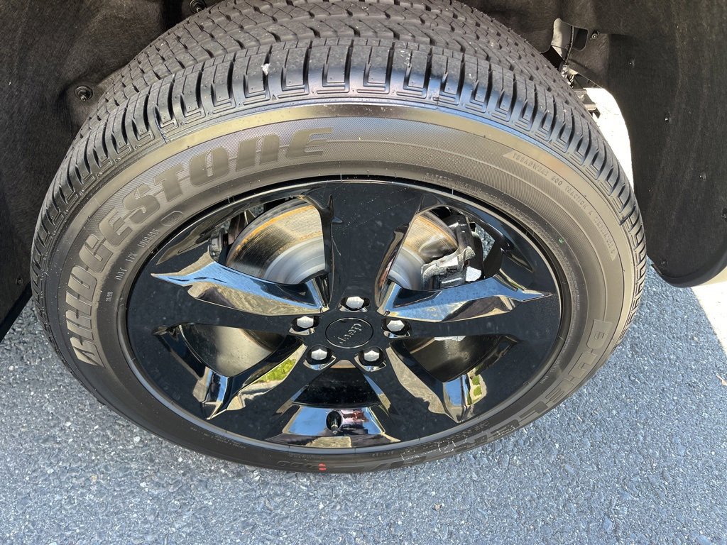 New 2025 Jeep Grand Cherokee L Altitude image 15