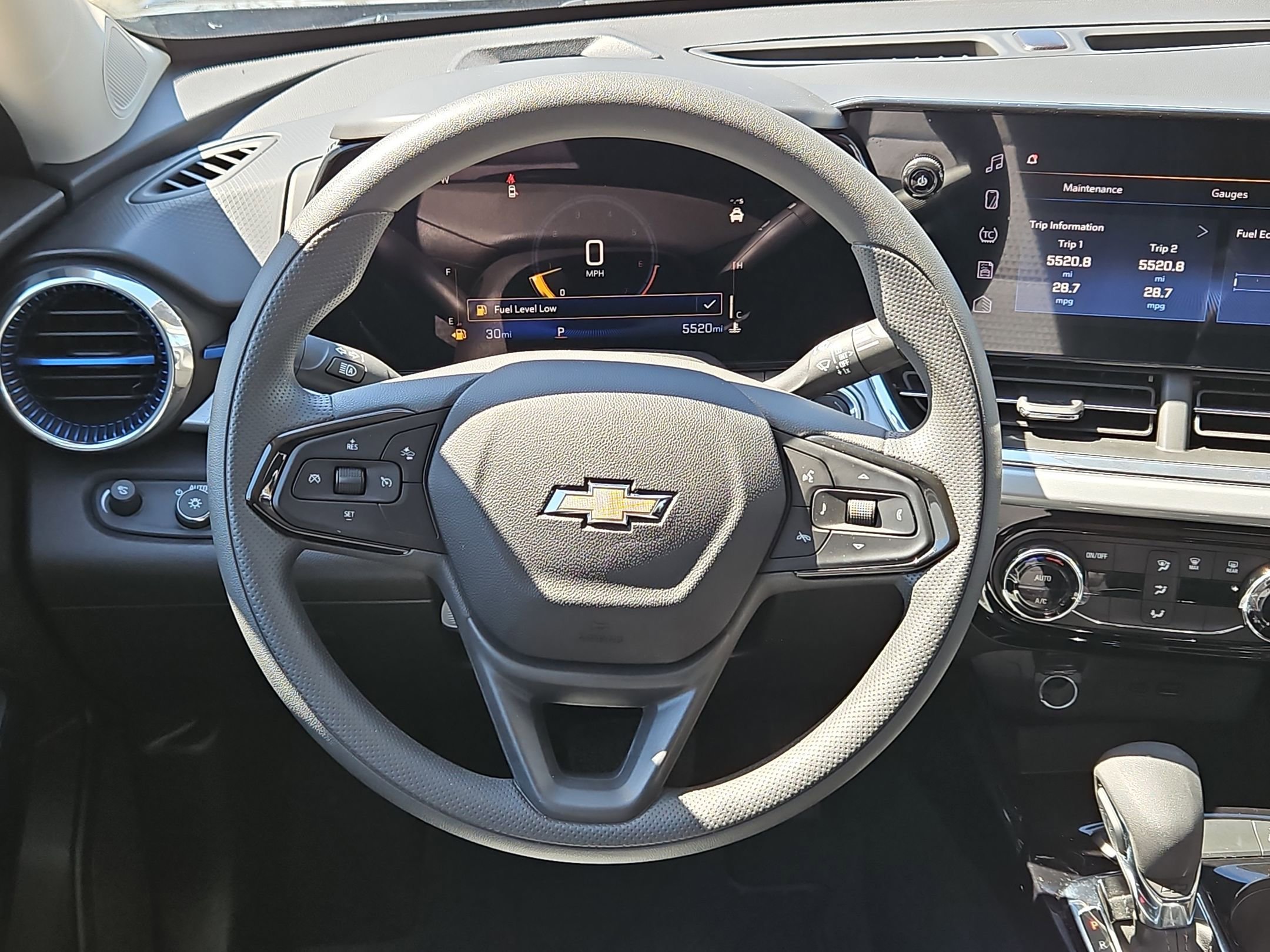 Certified 2025 Chevrolet Trax LT image 21