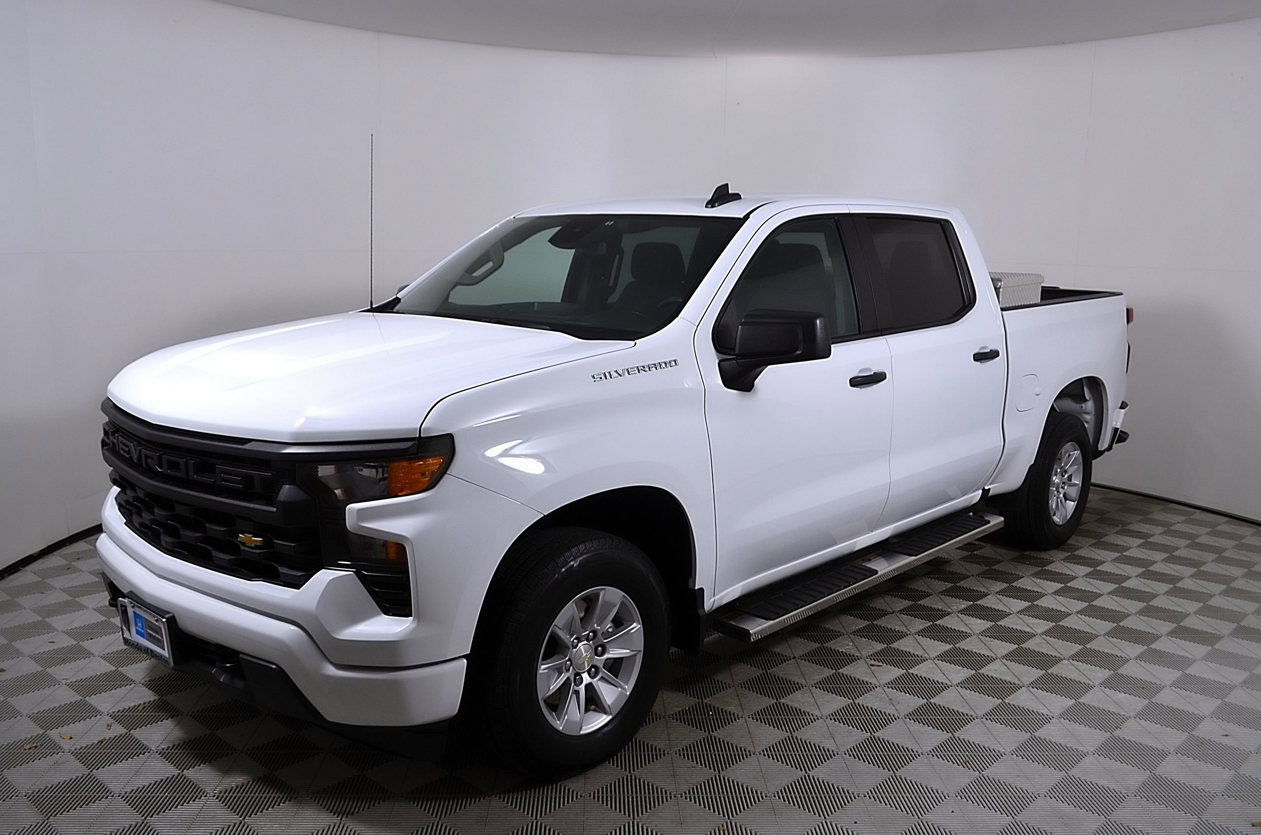 Used 2024 Chevrolet Silverado 1500 Custom RWD image 4