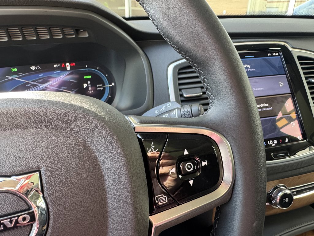 Used 2024 Volvo XC90 T8 Core w/ Protection Package Premier image 31