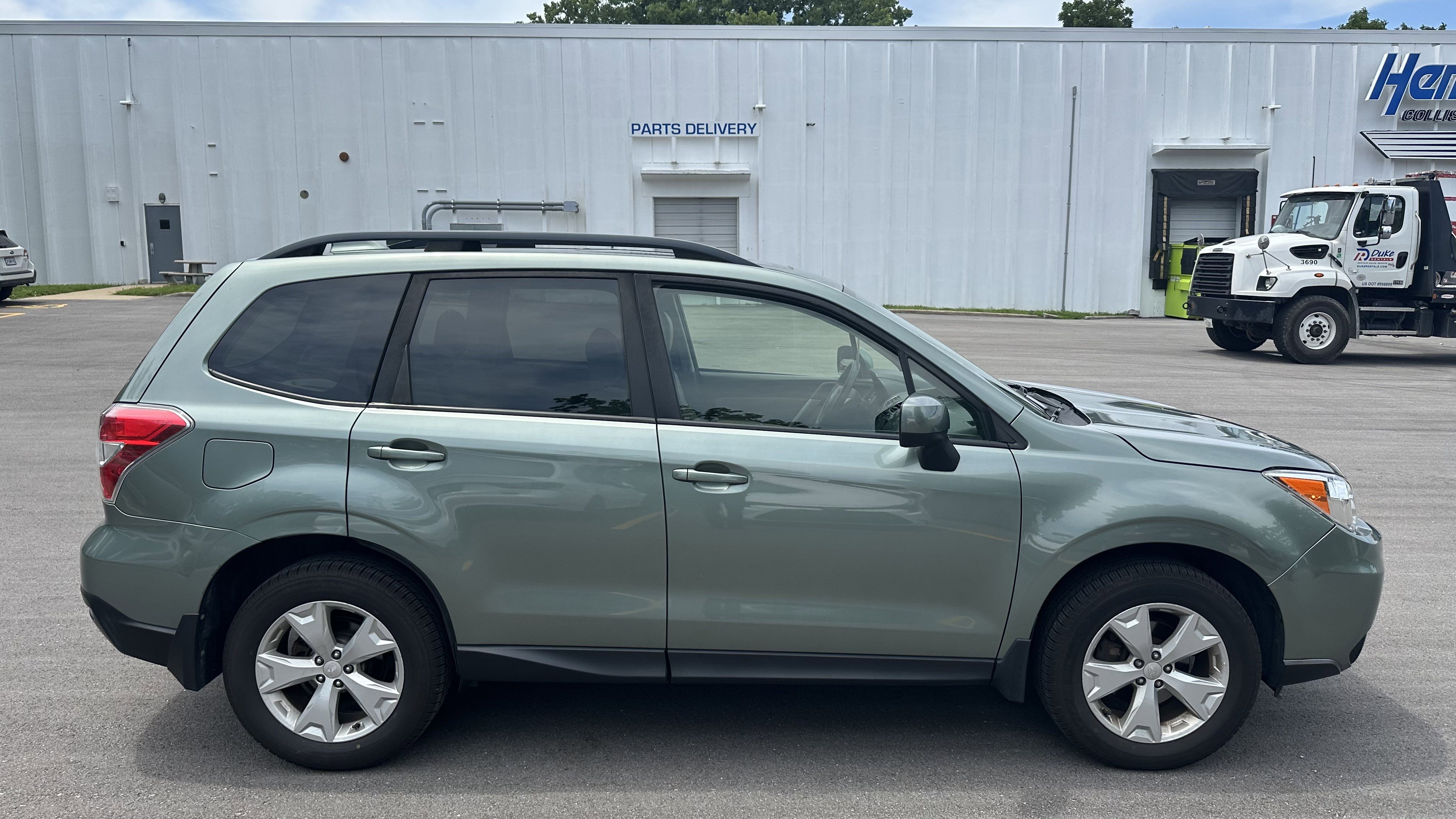 Used 2016 Subaru Forester 2.5i Premium AWD/4WD image 10